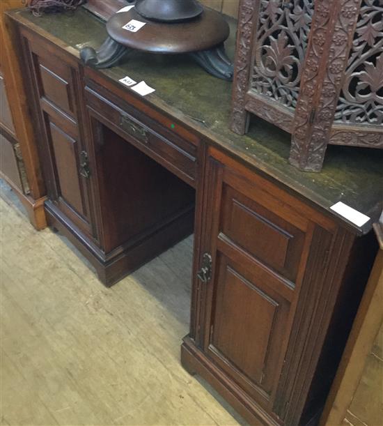 Late Victorian walnut desk, standard lamp & revolving piano stool a.f(-)